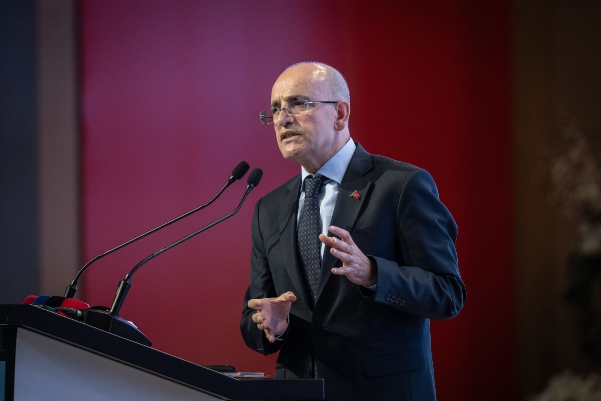 Bakan Şimşek Financial Times'a konuştu: Ortalık yatıştığında Türkiye yabancı yatırımcıların gözünde olumlu ayrışacak