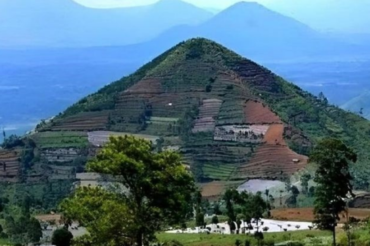 Endonezya’daki Gunung Padang bilim dünyasını karıştırdı