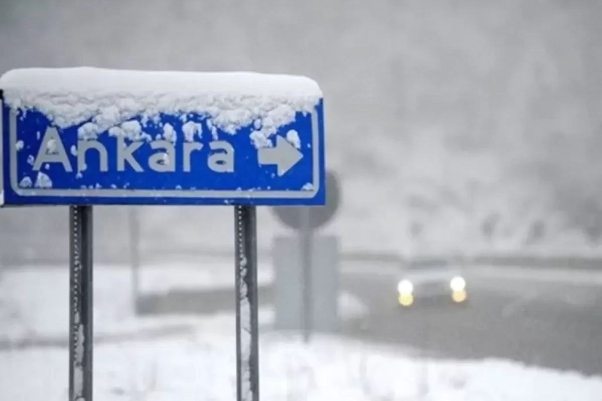 Ankara'da beklenen kar yağışı nedeniyle eğitime 11 Nisan Cuma günü ara verildi