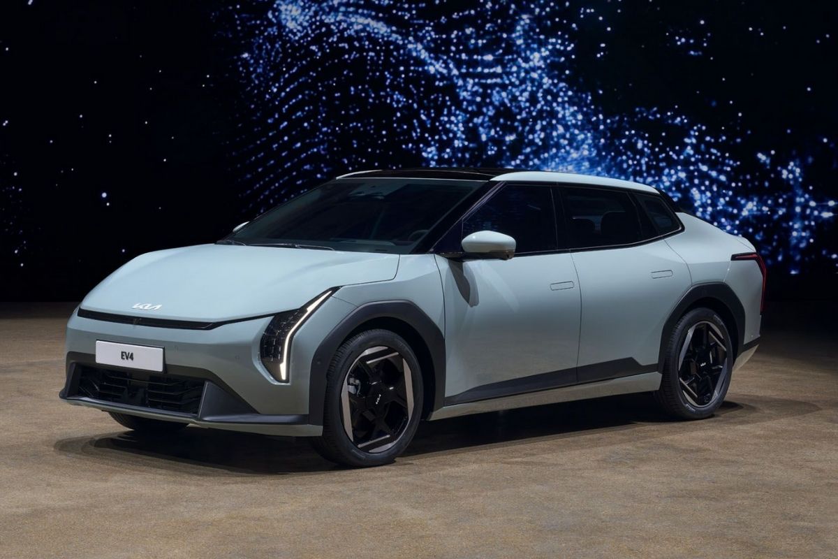 Kia EV 4 ABD'de dünya prömiyerine hazırlanıyor