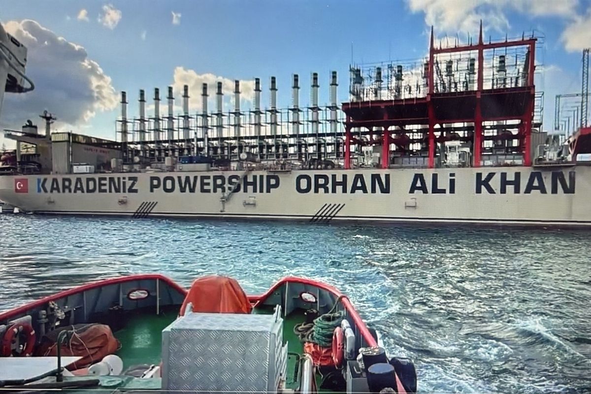 Yalova'da  289 metrelik enerji gemisi KPS ORHAN ALI KHAN karaya oturdu