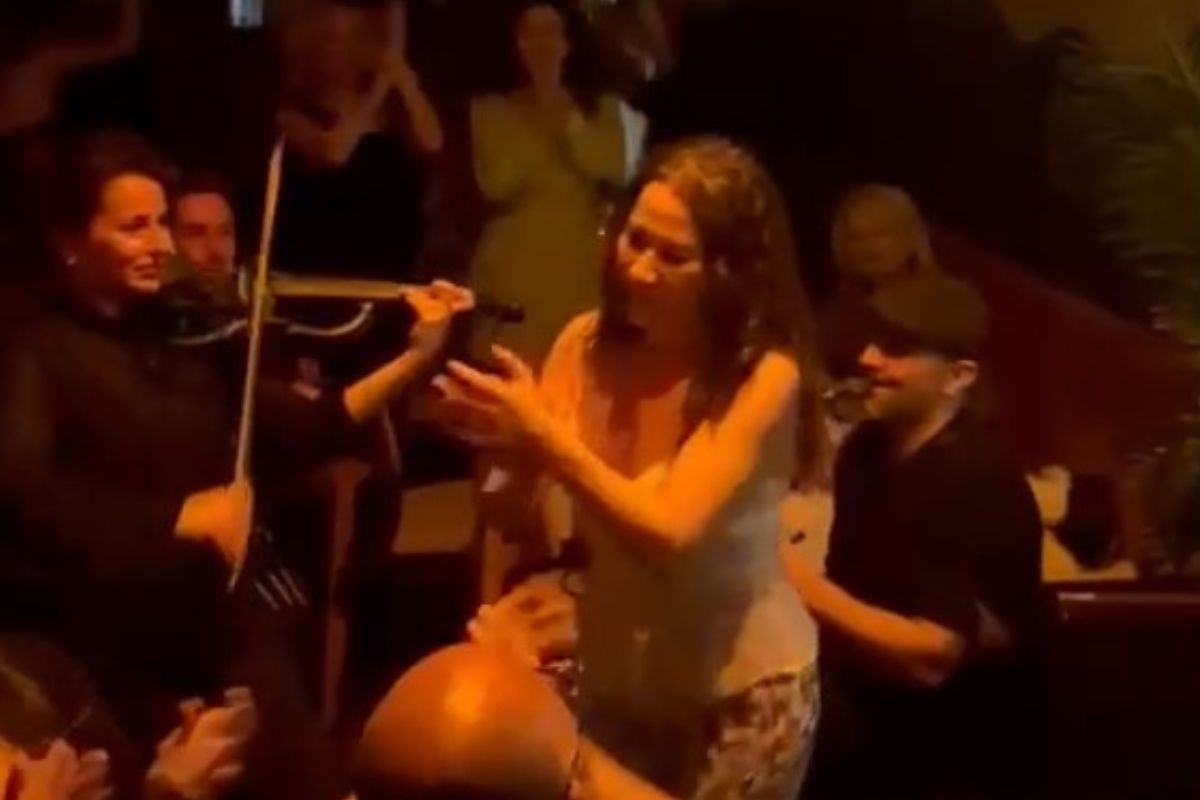 27 yıllık eşi Faruk Bilen'den boşanan Çiğdem Sabancı, ayrılığı dans ederek kutladı