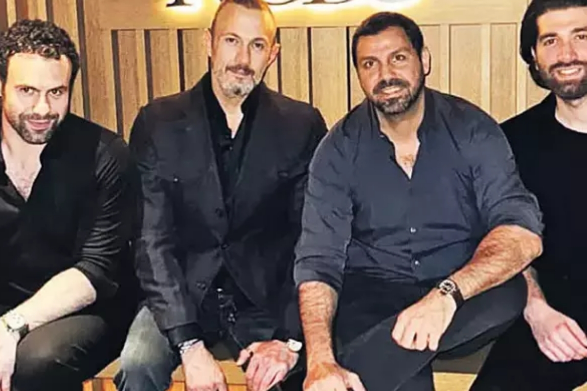 Baran Süzer, bekar arkadaşlarıyla Dolmabahçe’deki ünlü sushi restoranında bir araya geldi