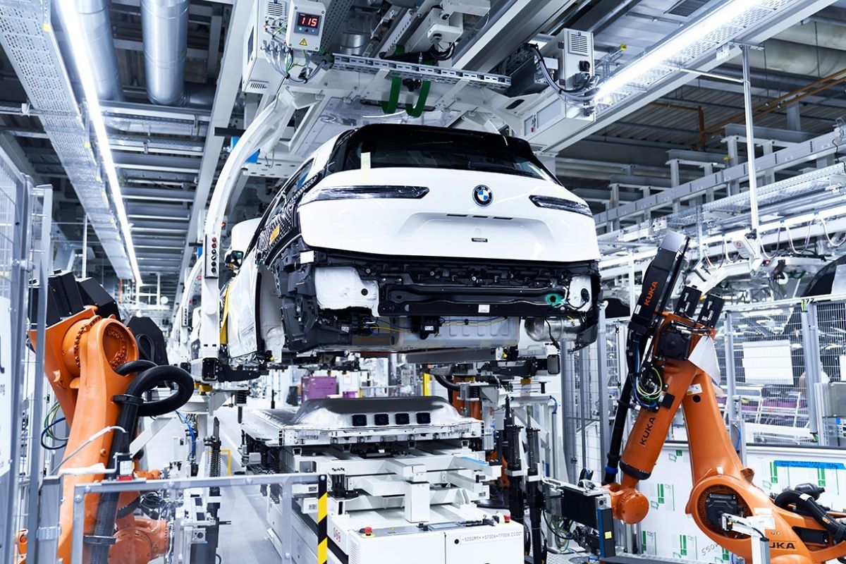 Trump tarifelerinin faturası işçilere kesildi: BMW İngiltere'de 180 kişiyi işten çıkarttı