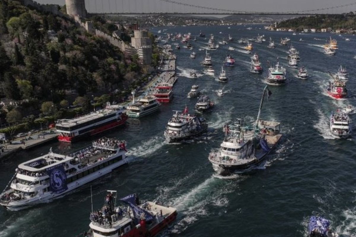 Sarıyer şampiyon oldu, 100 tekne Boğaz'da tura çıktı