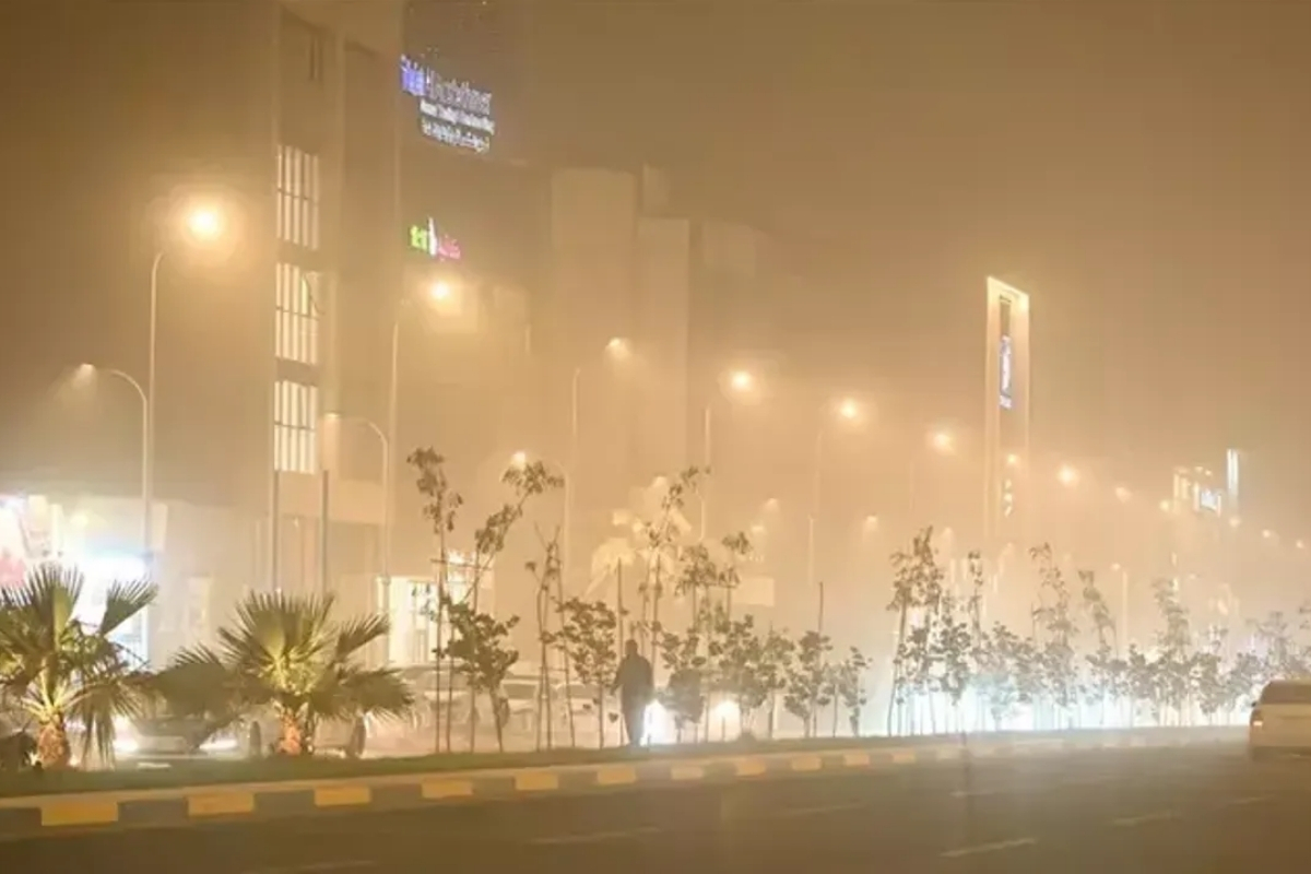 Suudi Arabistan'ı kum fırtınası vurdu