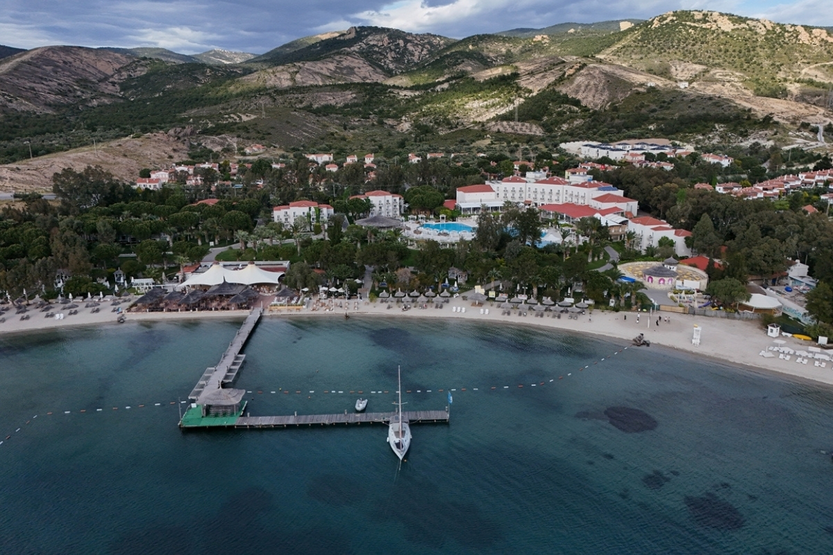 Turizmde hedef büyük: 2025’te 65 milyon turist, 64 milyar dolar gelir bekleniyor