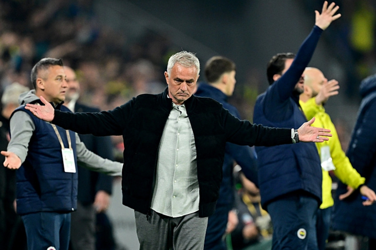 Fenerbahçe, Mourinho’yu gönderirse 15 milyon euro ödeyecek