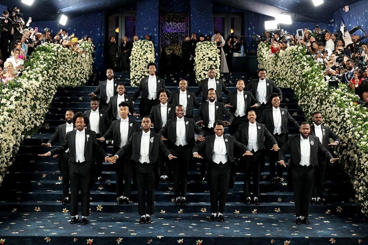 Met Gala açılışında 20 kişilik koro 'Ain't No Mountain High Enough' şarkısını acapella söyledi