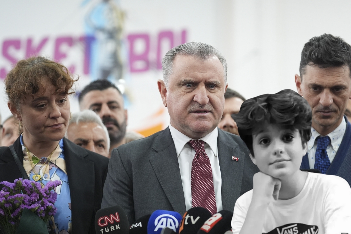 Bıçaklı saldırı sonucu hayatını kaybeden Ahmet Minguzzi Spor Tesisi'nin açılışı yapıldı