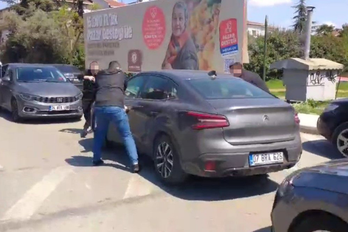 MİT’ten sahte baz istasyonu operasyonu: 7 yabancı casus tutuklandı