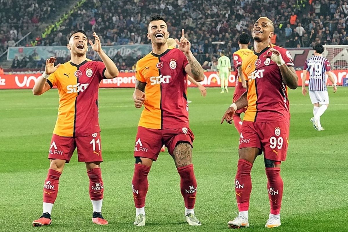 Galatasaray, Trabzonspor'u deplasmanda yendi şampiyonluğa bir adım daha yaklaştı
