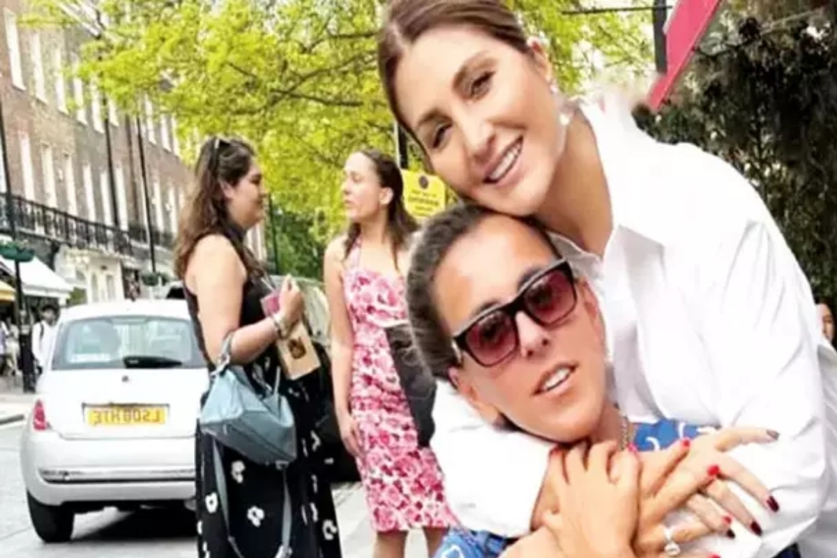 Sibel Can o patronun kızıyla Londra'da özlem giderdi