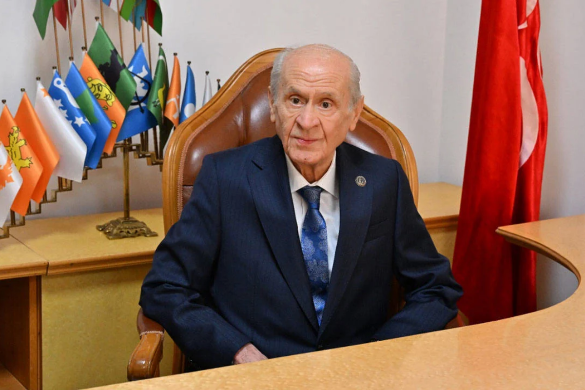 MHP lideri Devlet Bahçeli'den PKK'nın silah bırakma ve kendini feshetme kararı değerlendirmesi: Barış tohumları nihayet çiçek açtı