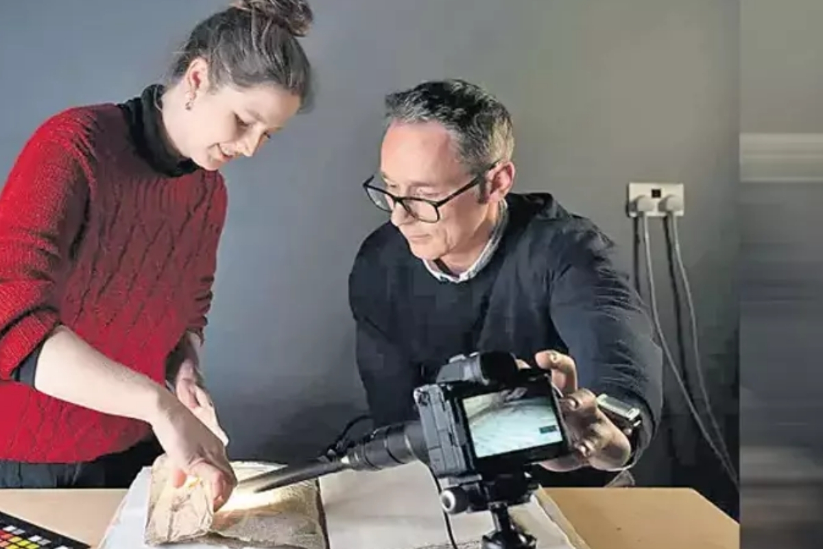 Cambridge Üniversitesi’nde kitap cildinde saklanmış Kral Arthur efsanesine ait 13’üncü yüzyıl el yazması ortaya çıkarıldı