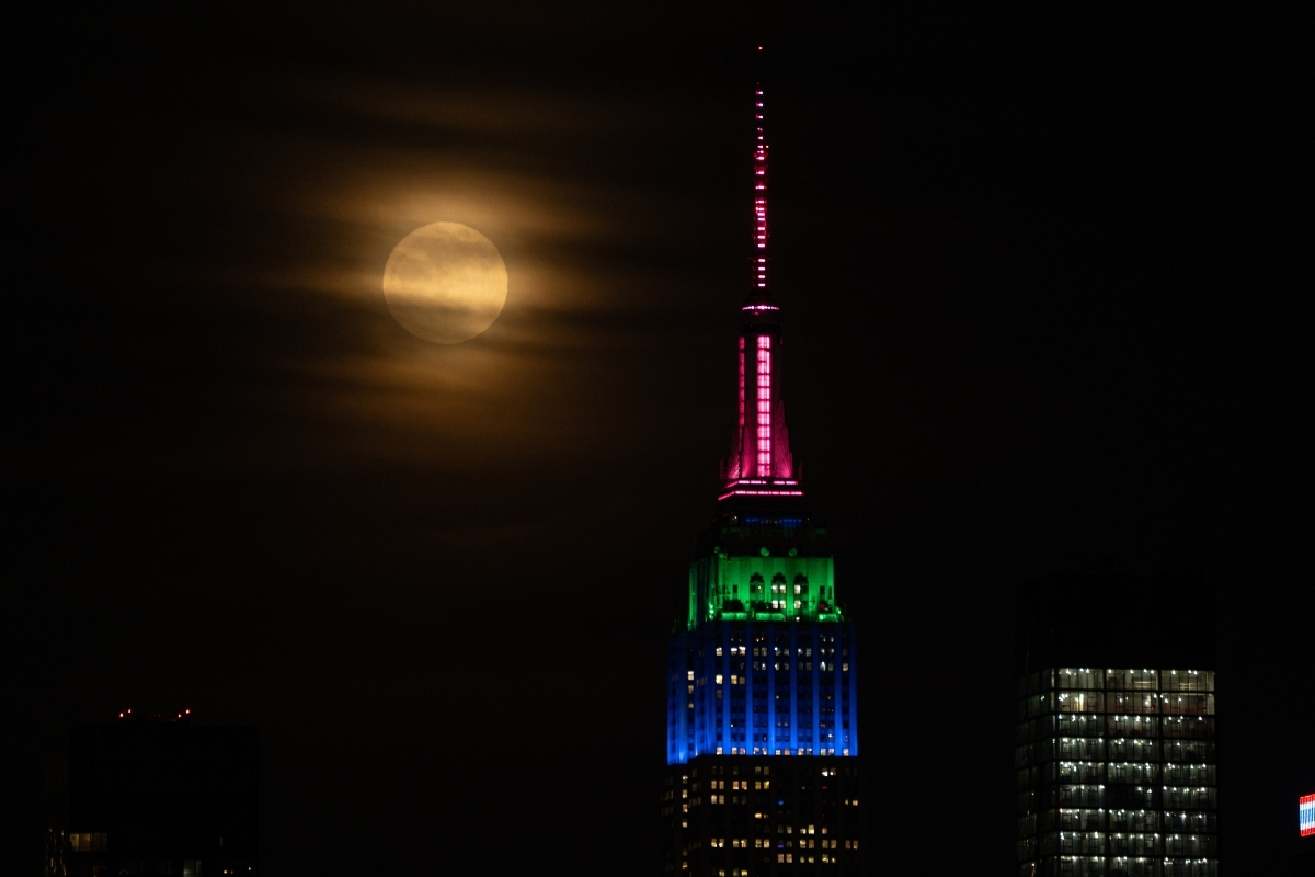 New York’ta 'Çiçek Ayı' dolunayı keyfi