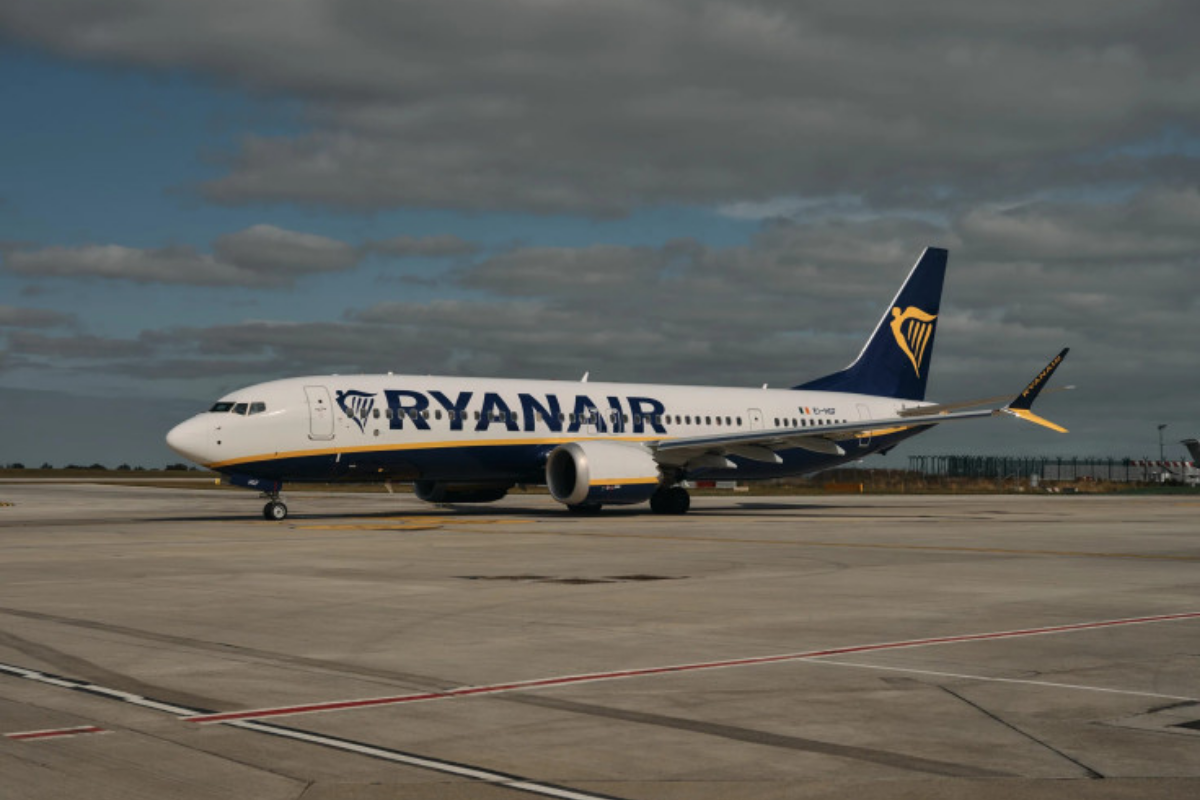 Portekiz'den Brüksel'e uçan Ryanair uçağı bomba ihbarı sebebiyle acil iniş yaptı