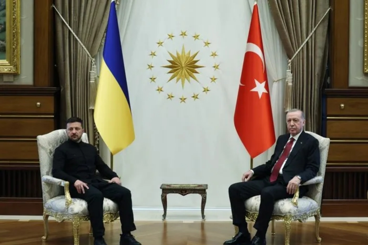 Cumhurbaşkanı Recep Tayyip Erdoğan, Ukrayna Devlet Başkanı Zelenskiy ile 2 saat 40 dakika baş başa görüştü