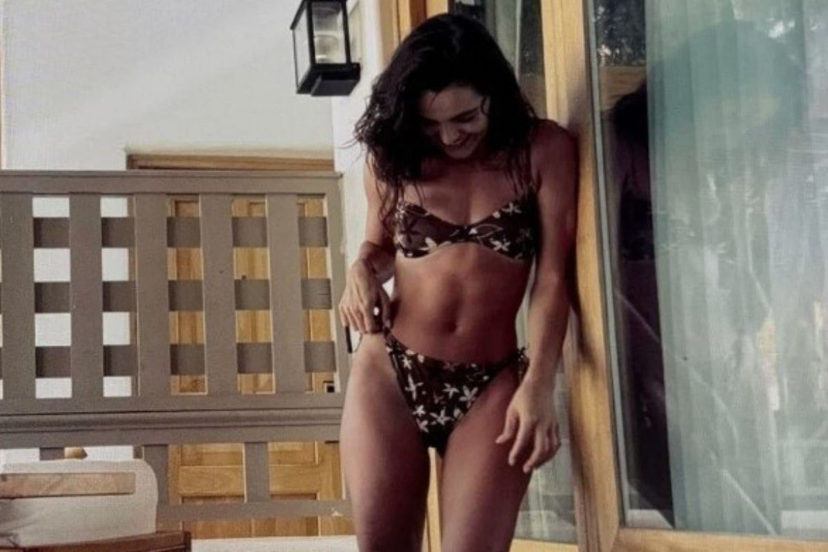 Hafsanur Sancaktutan'dan bikinili balkon pozları