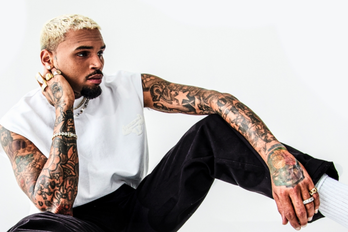 R&B yıldızı Chris Brown'un prodüktör Abe Diaw’a şişeyle saldırması davasında tutuklama geldi