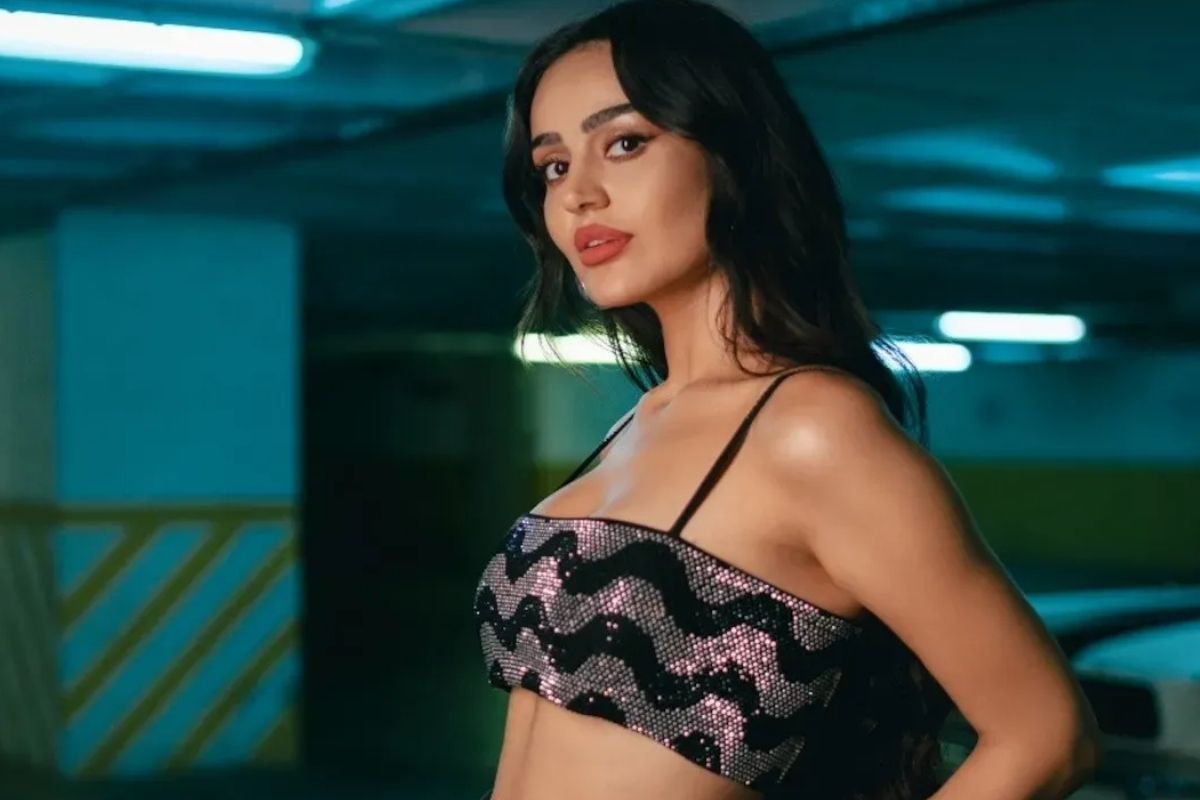 Ünlü şarkıcı Elif Buse Doğan'dan saplantılı hayranına tedbir kararı
