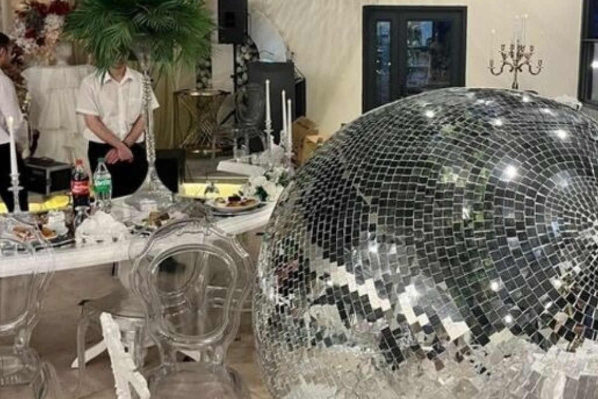 Kocaeli'de düğün salonunda disko topunun düşmesi sonucu 3 kişi yaralandı