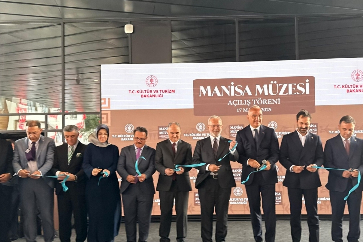 Kültür ve Turizm Bakanı Mehmet Nuri Ersoy, Manisa'da Türkiye Kültür Yolu Festivali'nin açılışına katıldı