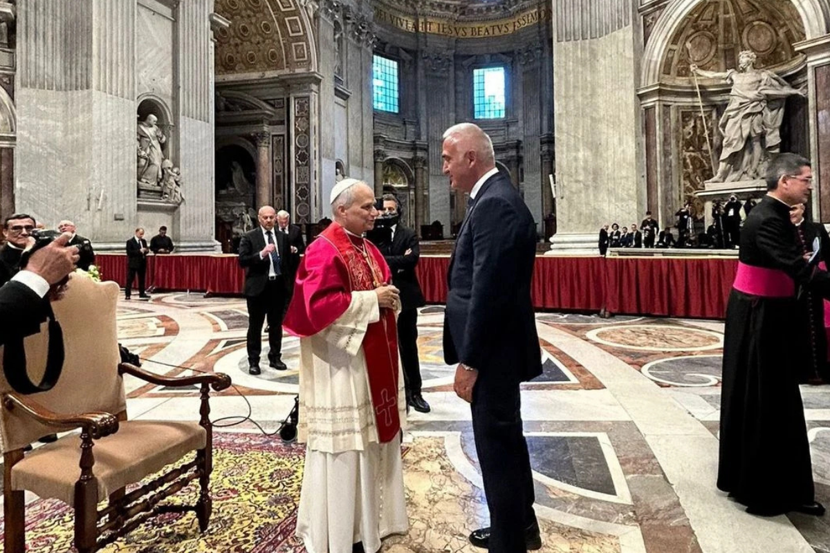 Papalık töreninde Türkiye'yi Bakan Ersoy temsil etti