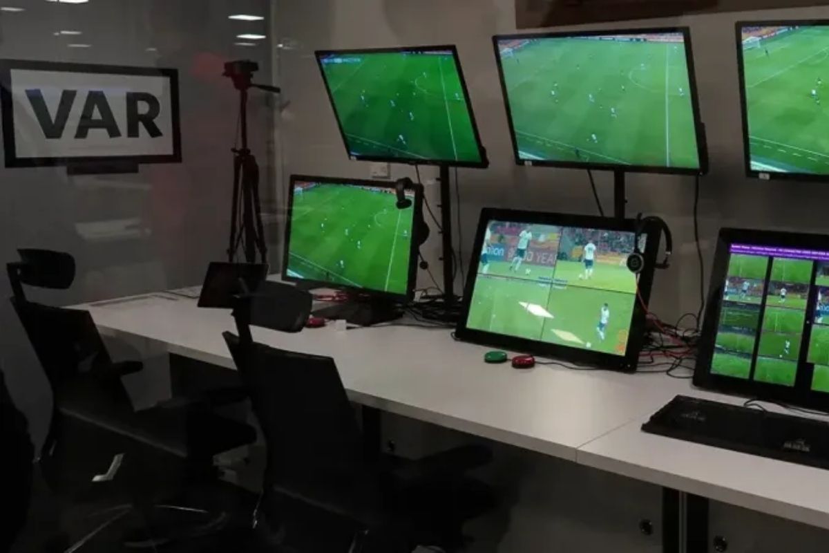 TFF'den Galatasaray ve Fenerbahçe'ye Türk VAR hakemi ataması