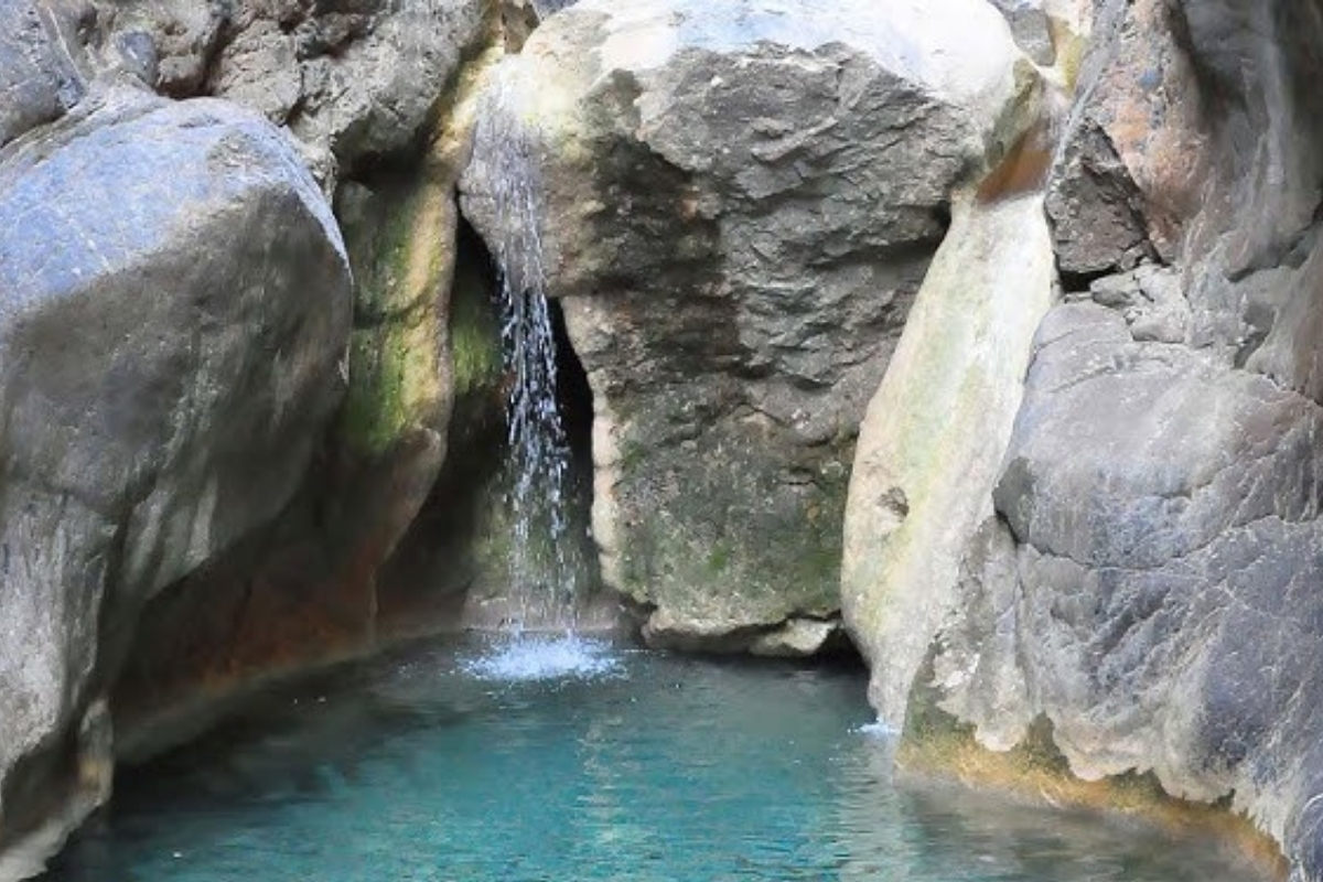 Spil Dağı’ndaki saklı kanyon, yağışların yetersizliği nedeniyle doğal güzelliğini kaybetti