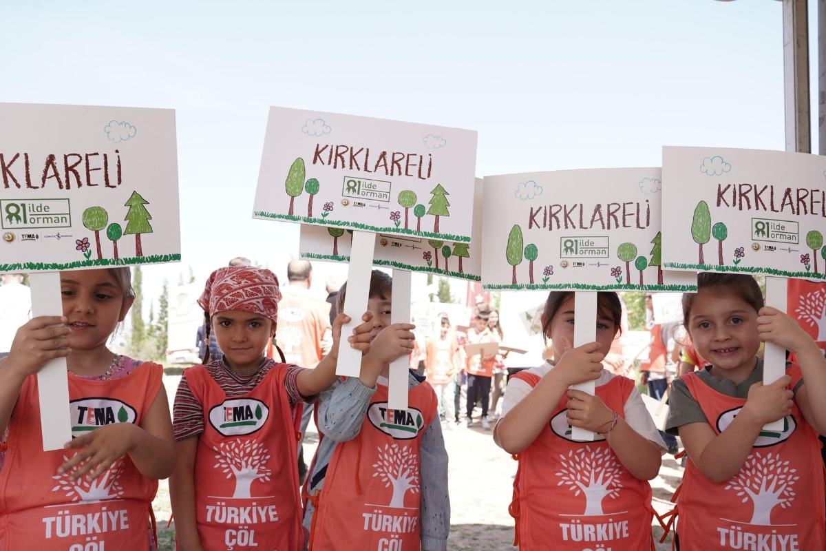 Türkiye İş Bankası, OGM ve TEMA Vakfı’nın 81 İlde 81 Orman projesi kapsamında Kırklareli’ne 20 bin fidan dikildi