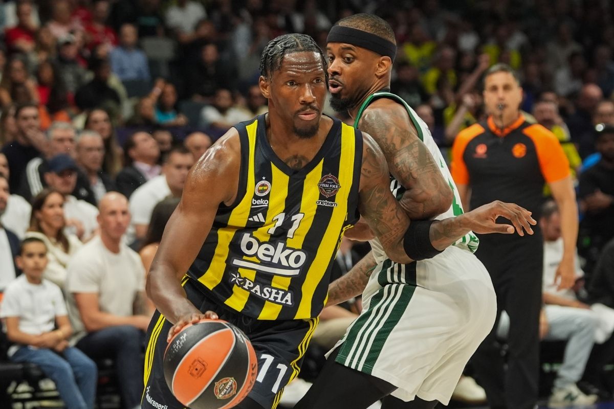 Fenerbahçe Beko, THY EuroLeague Final Four'da karşılaştığı son şampiyon Panathinaikos'u yenerek finale yükseldi