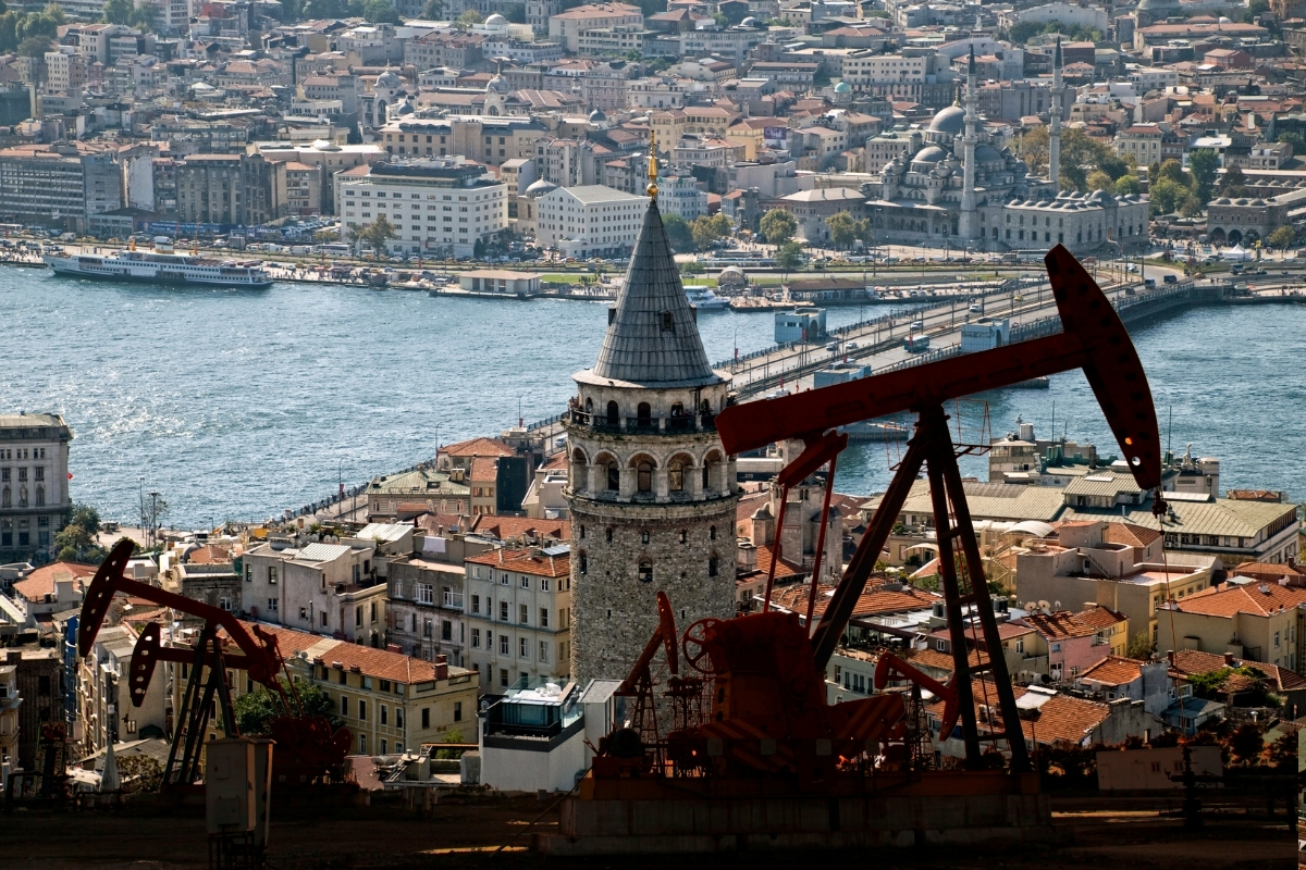 İstanbul'da petrol aranıyor