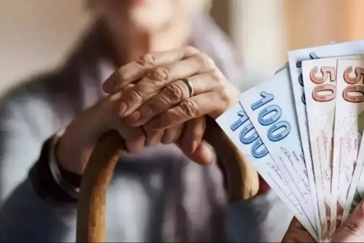 Bayramda emekliye toplam 57,4 milyar lira ikramiye ödenecek