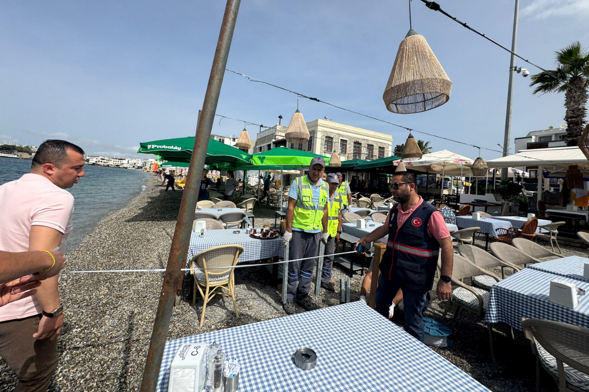 Vatandaşların şikayetleri üzerine yetkililer harekete geçti: Bodrum'da sahil işgaline 'ölçülü' müdahale
