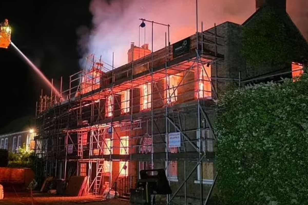 Londra'da Milyonerler Sokağı'nda yangın