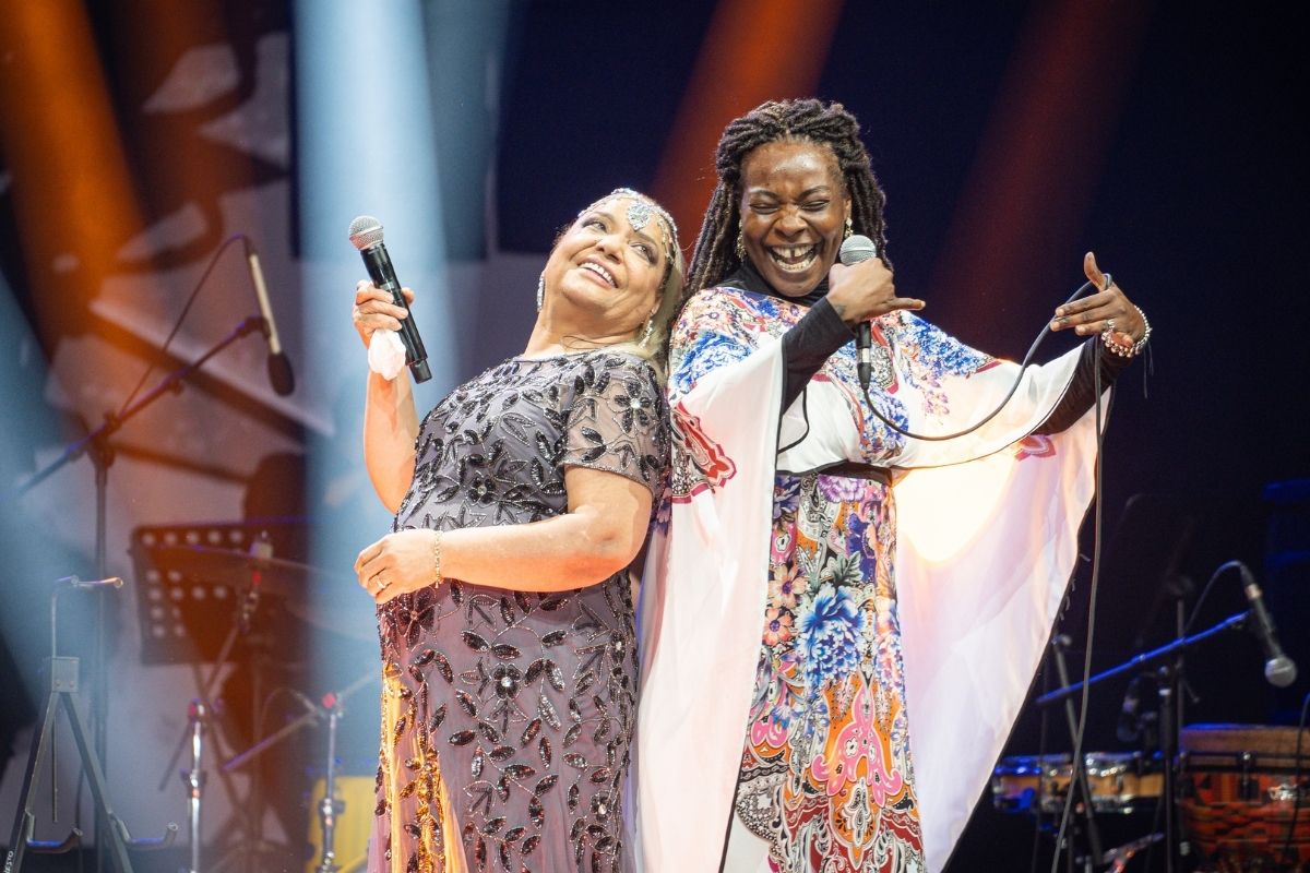 Buika ve Kibariye, Harbiye Cemil Topuzlu Açıkhava Tiyatrosu'nda konser verdi