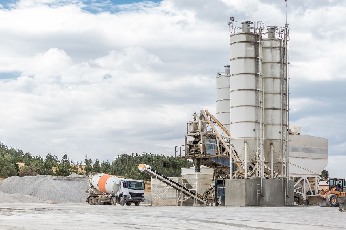 Dört çimento şirketine 76,5 milyon lira rekabet cezası