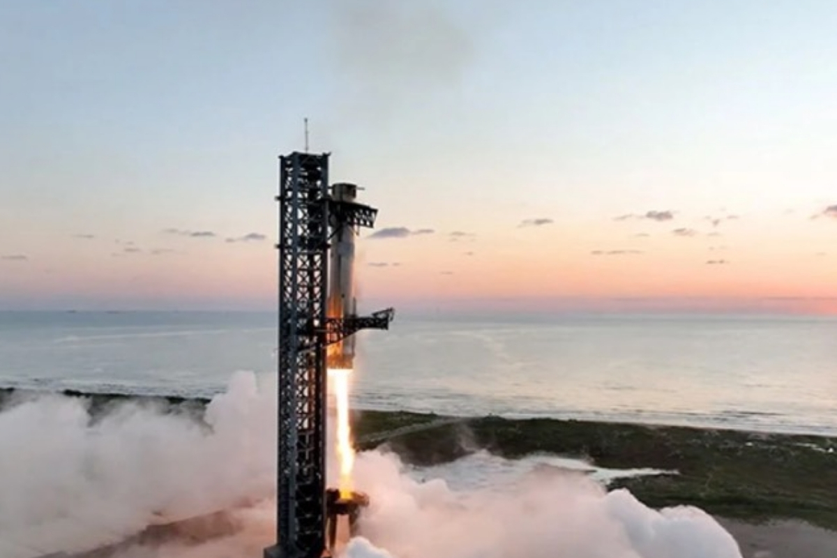 SpaceX'in Starship roketi 9'uncu test uçuşunda yeniden parçalandı