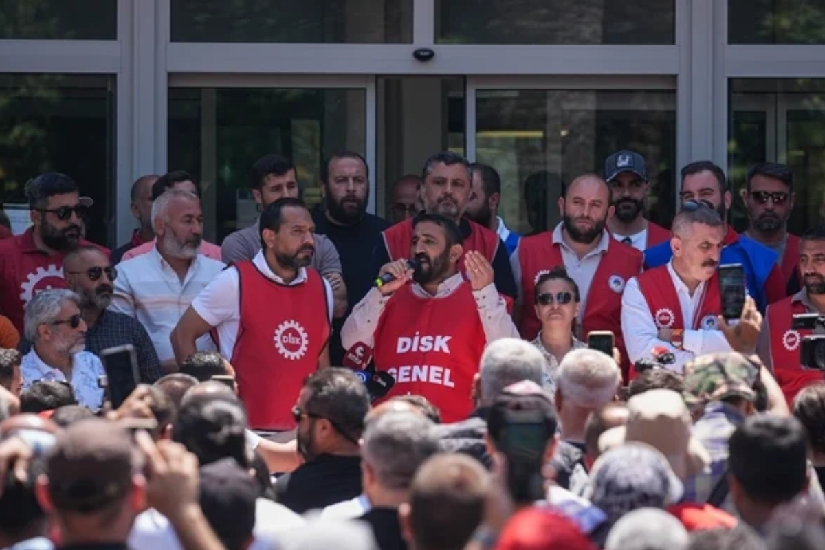 İzmir Büyükşehir Belediyesi ile DİSK anlaştı: İmza atıyoruz