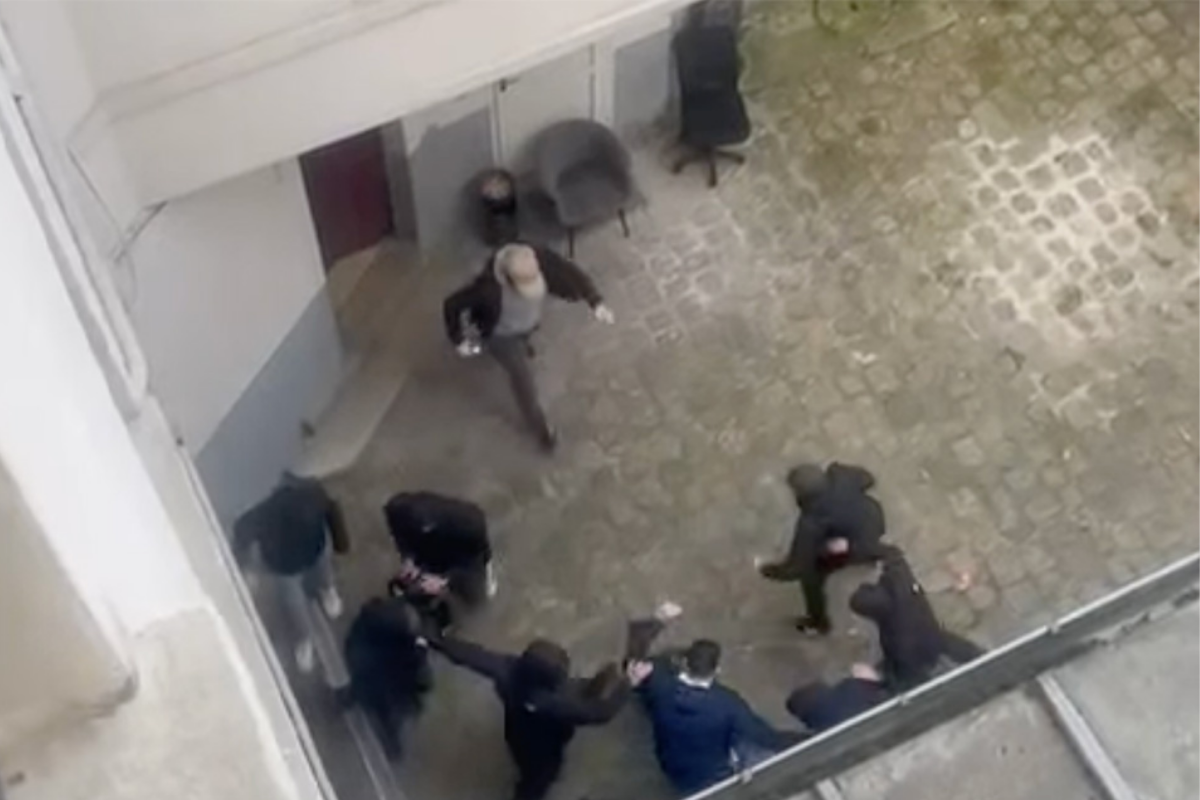Şubat ayında Paris'te Türk derneğine saldıran 15 Neo Nazi yakalandı