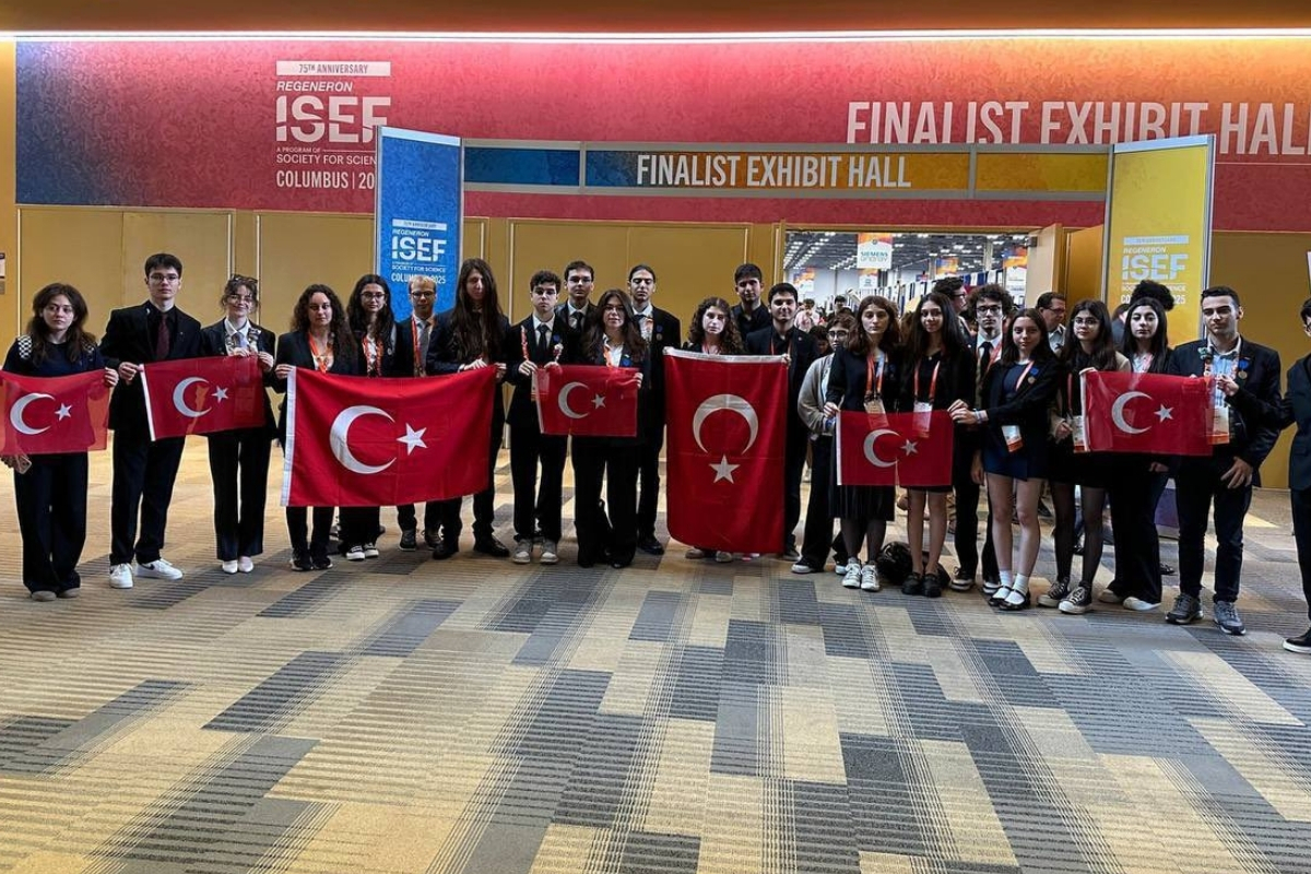 Türk öğrenciler ABD'de yapılan uluslararası bilim ve mühendislik yarışmasından ödüllerle döndü