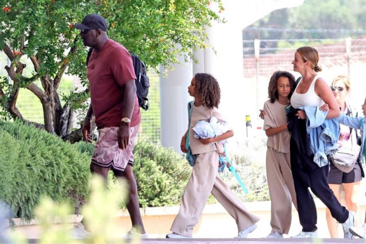 Michael Jordan, eşi ve ikiz kızlarıyla tatil için Sardunya'yı seçti