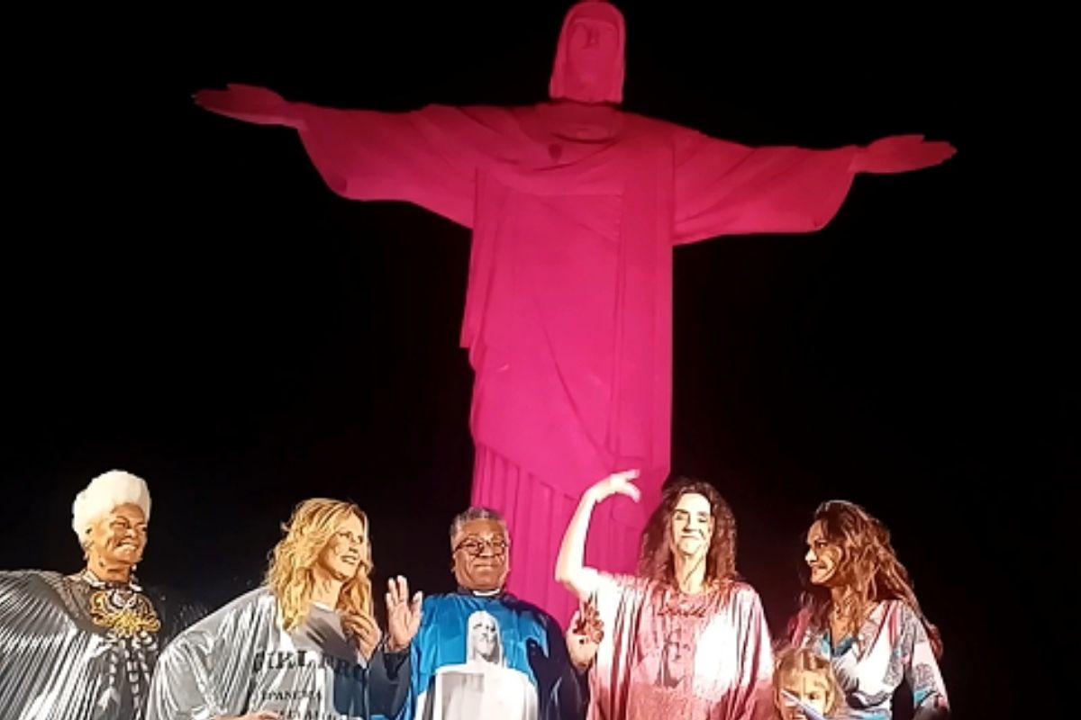 Rio de Janeiro'da defile gecesi yaşandı