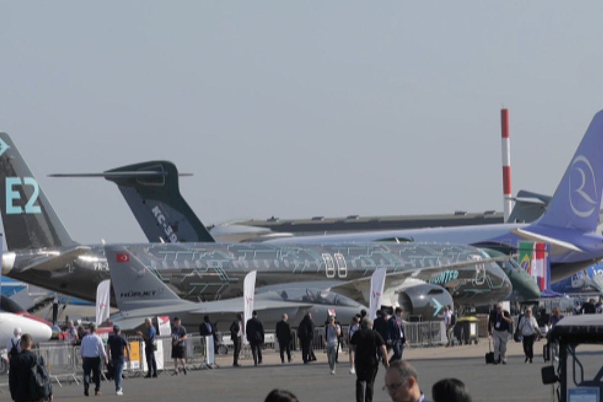 Dünyanın en büyük havacılık fuarlarından biri olan Paris AirShow başladı