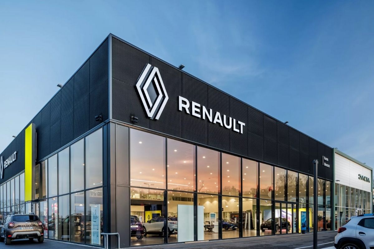 Renault'da CEO'luk için en güçlü adaylar Dacia ve Stellantis'ten