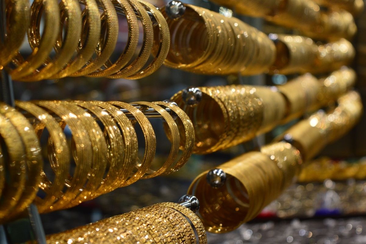Altının kilogramı haftanın ilk işlem gününde 4 milyon 329 bin liraya yükseldi