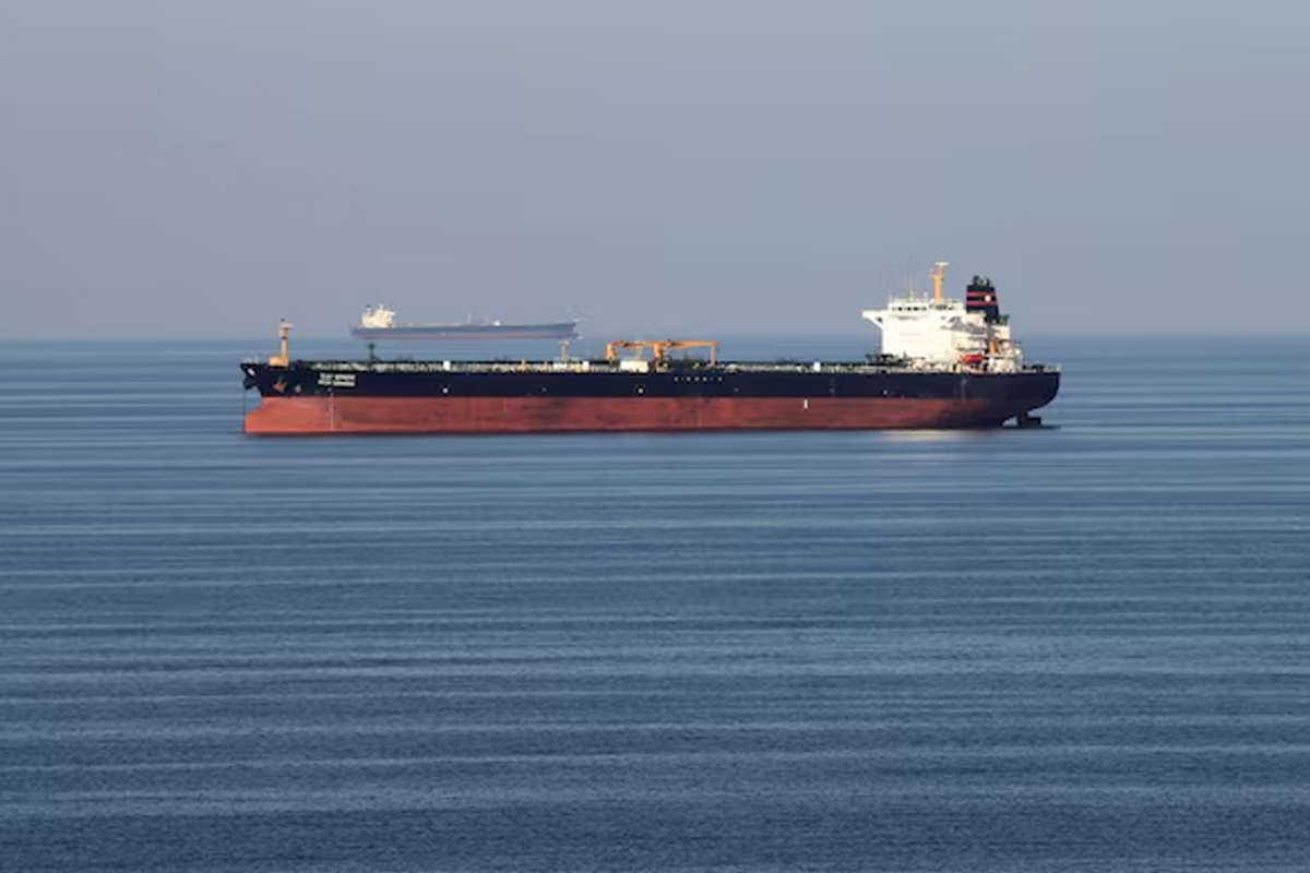 Dev petrol tankerleri Hürmüz'den dümen kırdı