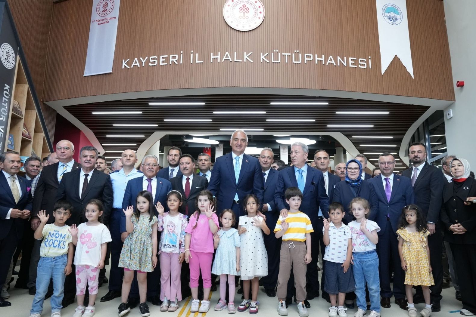 Kültür Bakanı Mehmet Nuri Ersoy: Halk kütüphanelerimizde 25,1 milyon kitaplık güçlü bir koleksiyona sahibiz