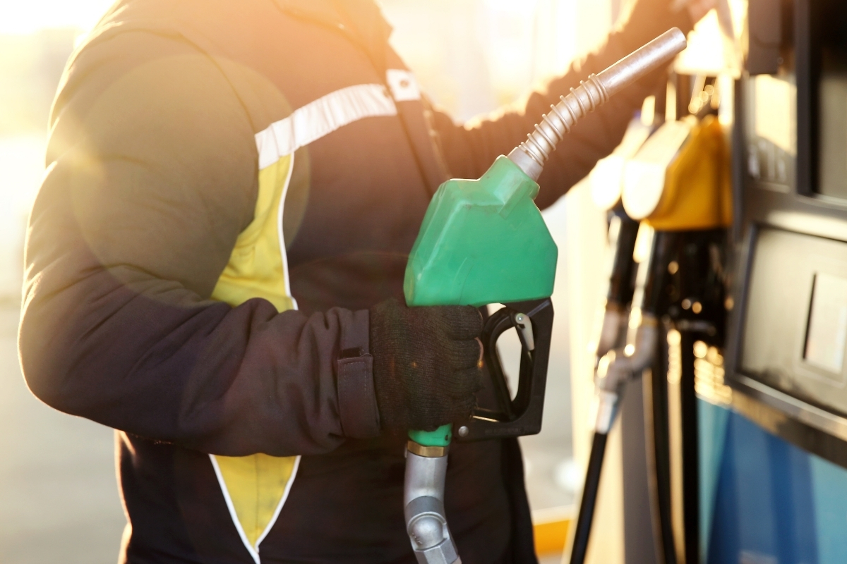 Motorin ve benzine en büyük indirim bu gece